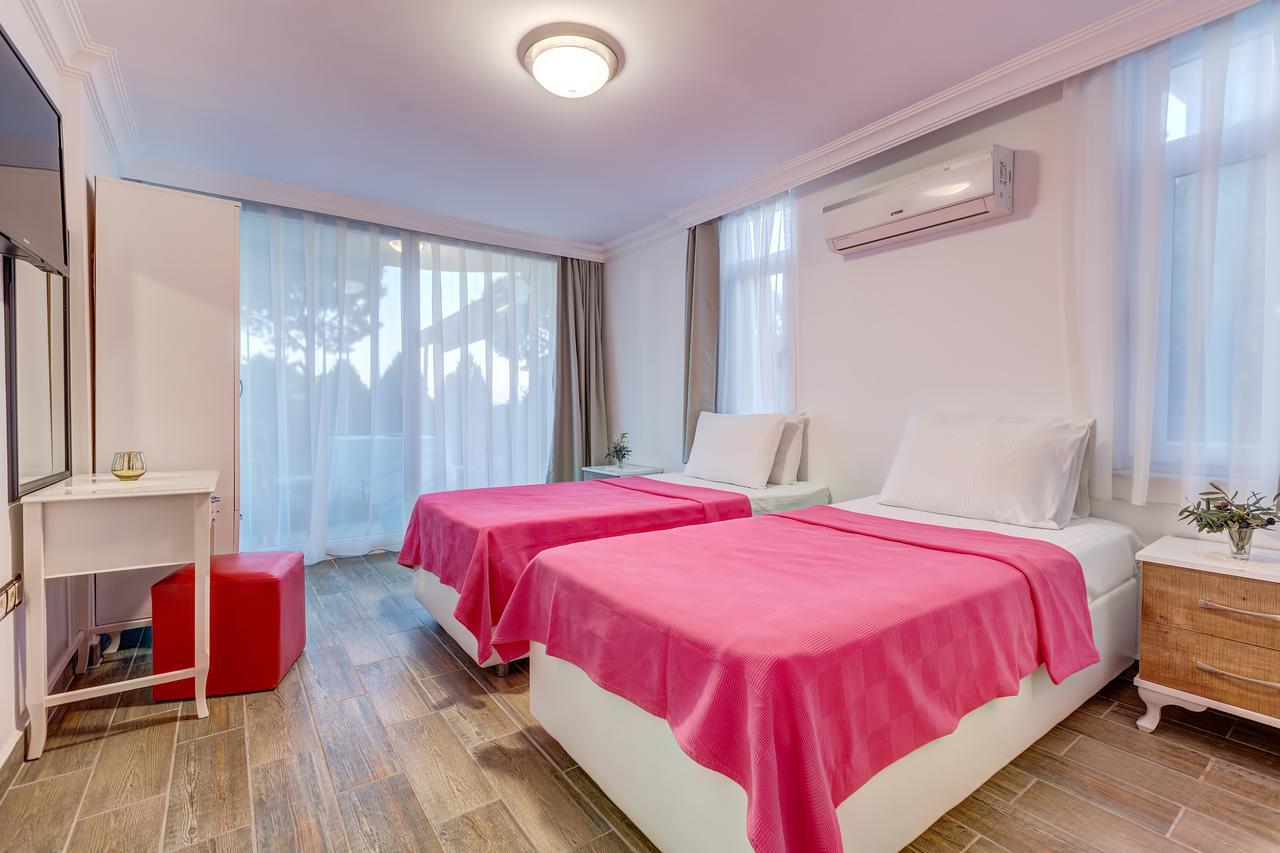 Nefes Hotel Ayvalik Exterior photo